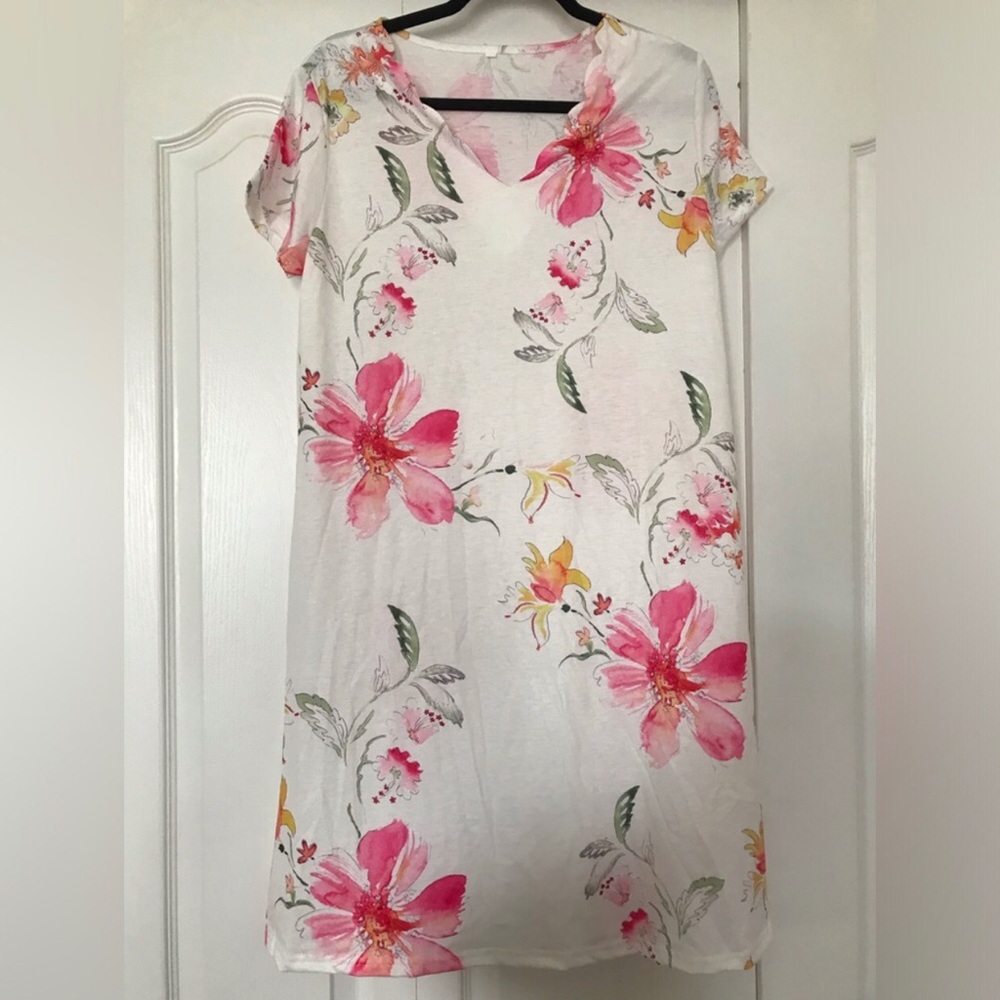 Floral V-Neck Women’s Dress in White with Pink Blooms NWOT
